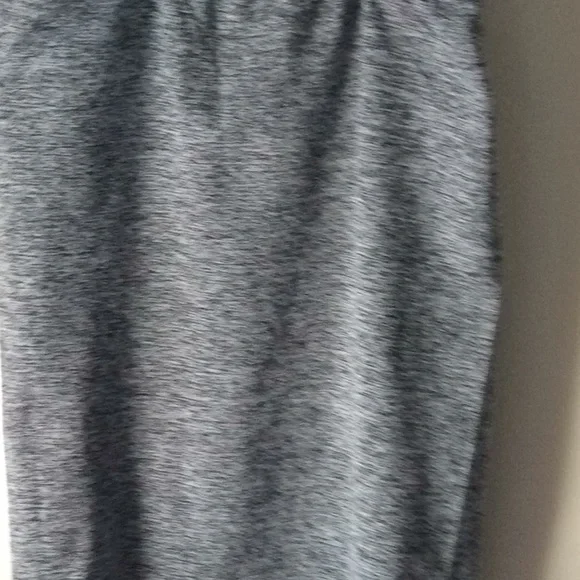 Tank top. Really nice. - Picture 5 of 7